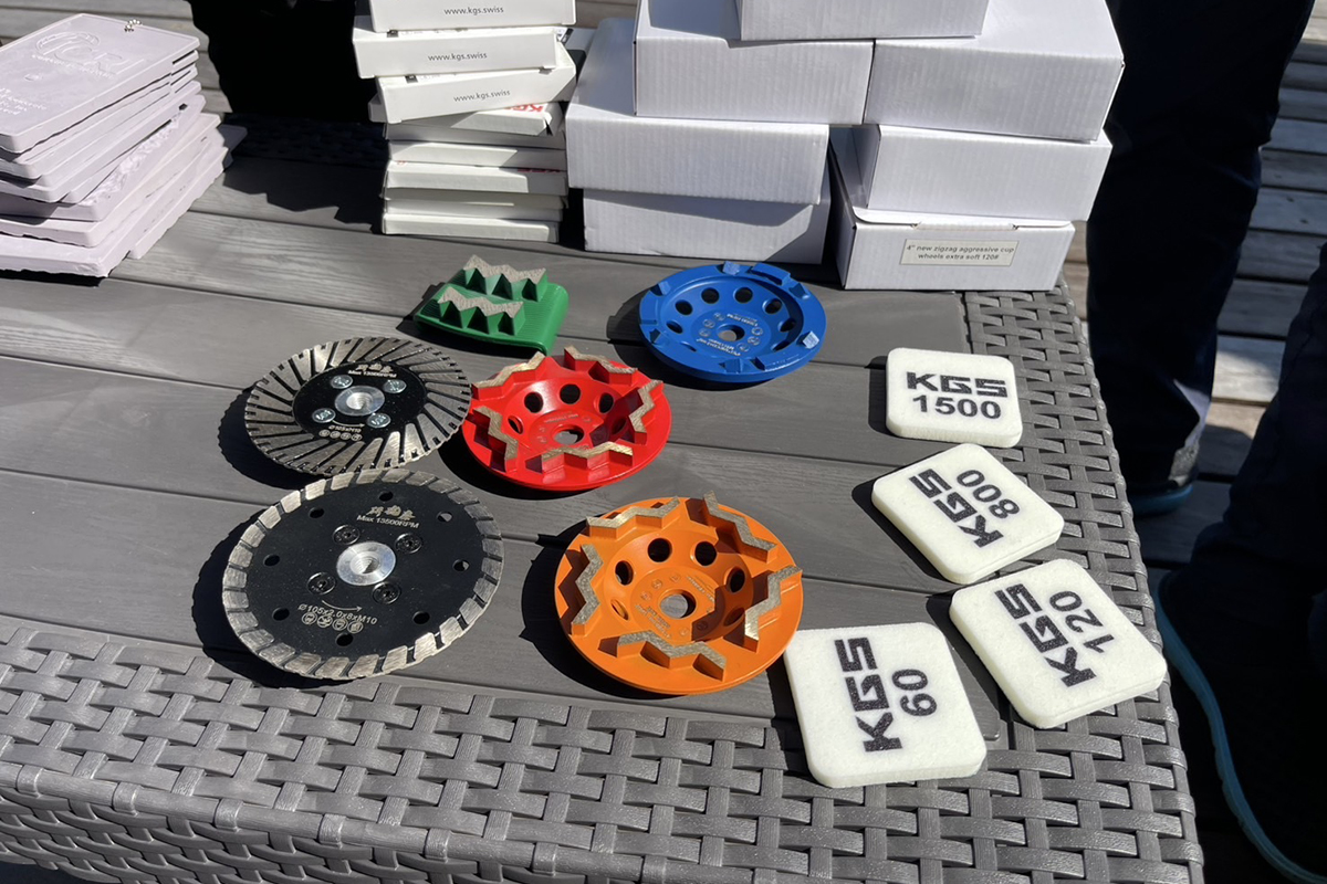 日本のコンクリート仕上げは20年遅れ