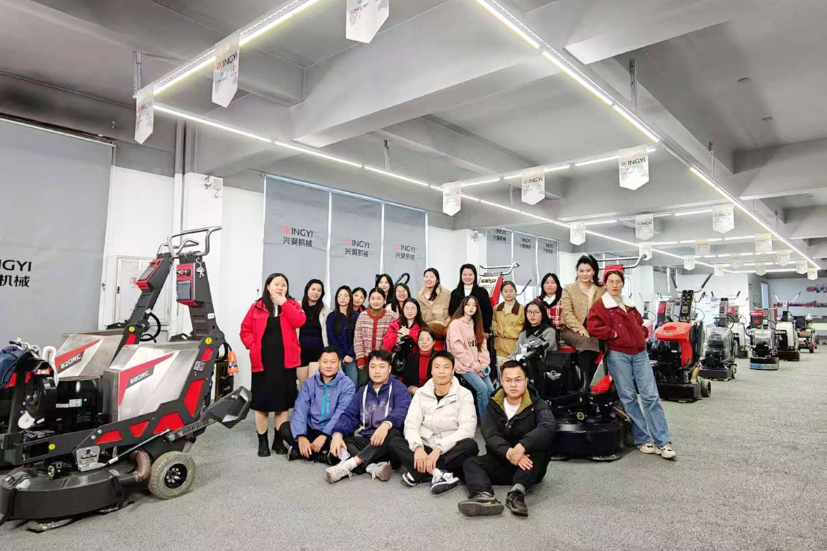 中国のコンクリート床研磨仕上げ・遊星回転